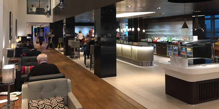 Light, bright decor & great runway views in the British Airways Club Lounge at Gatwick