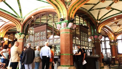 The glimpse we caught of the café area inside whetted our appetite to explore further. However, we soon discovered that we could only see the rest of the Palau de la Música Catalana as part of a guided tour.