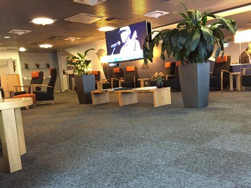 There are plenty of TVs in the Tallinn Airport Business Lounge